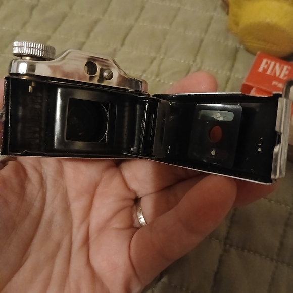 Vtg 1950s Crystar Mini Camera - Picture 8 of 8